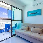 Porto Blue #303 - Ape No Centro Por Carpediem